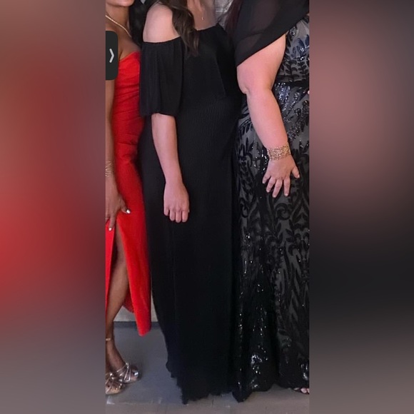 Maternity pleated black long maxi. Worn once - Picture 2 of 2